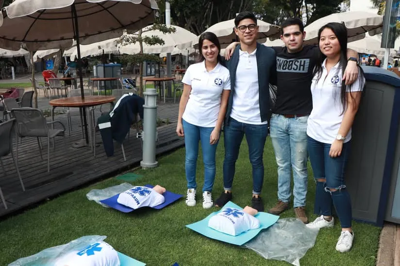 Los grupos estudiantiles ayudan a los j&oacute;venes a adquirir habilidades de liderazgo