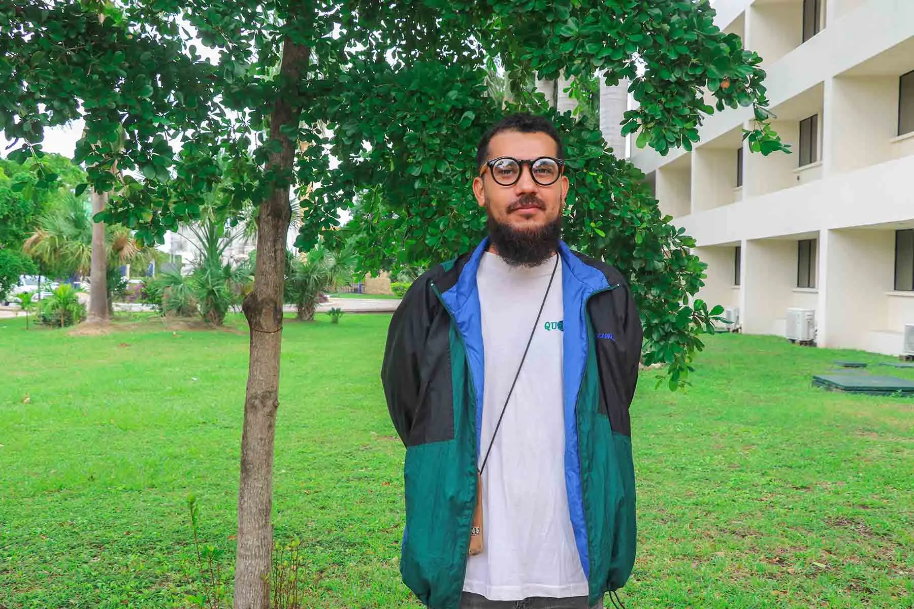 Alexis Cruces, maestro de artes pl&aacute;sticas en el Tec campus Tampico.