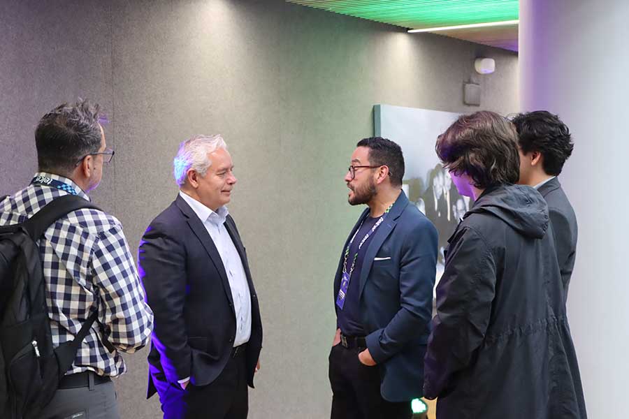 Mario Adrián Flores, vicepresidente Monterrey y director general del campus Monterrey, en conferencia de INCmty con asistentes..