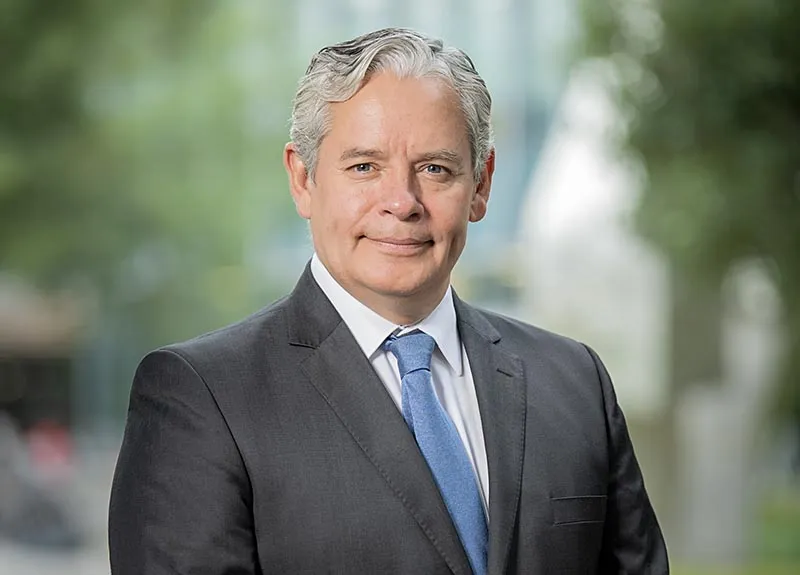 Mario Adri&aacute;n Flores