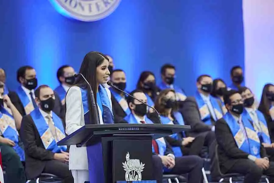 David Garza dirigi&oacute; un mensaje a los reci&eacute;n graduados del campus Quer&eacute;taro enfocado a que sean graduados transformadores de un cambio en su comunidad