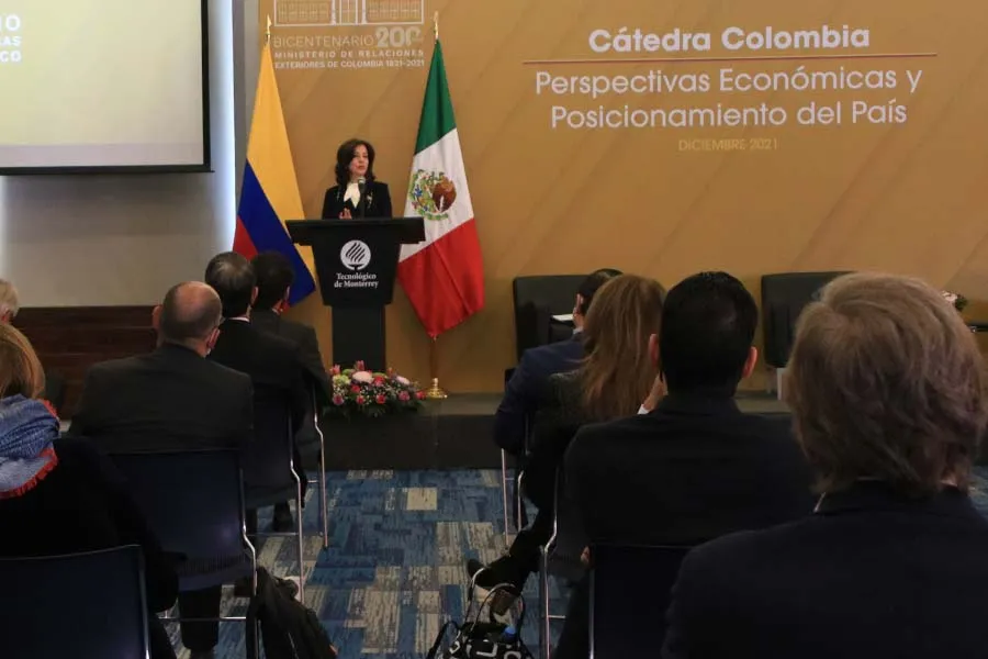 M&eacute;xico y Colombia hablan sobre perspectivas econ&oacute;micas en Tec Santa Fe