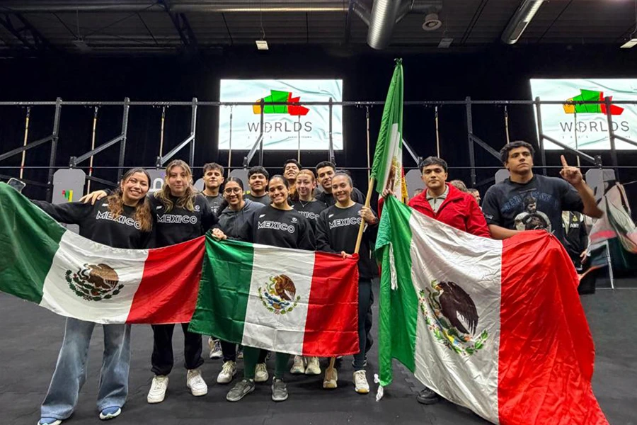 La representaci&oacute;n mexicana en el Mundial de Functional Fitness en Lituania. Foto cortes&iacute;a de: Letzy Pichardo 
