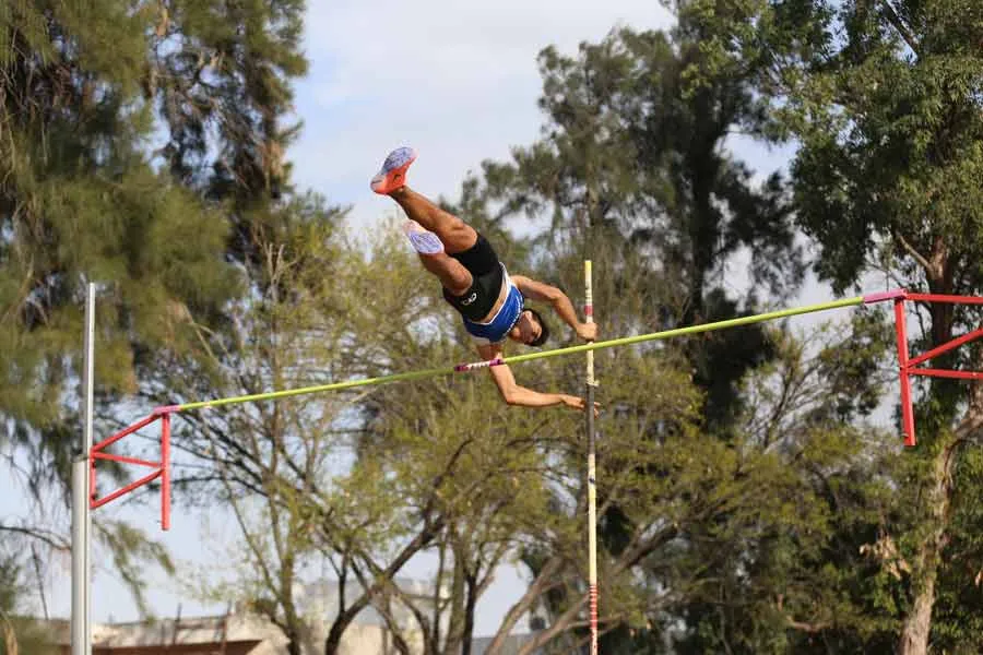 Miguel Ram&iacute;rez es un atleta de Borregos que participa en las pruebas de decatl&oacute;n.