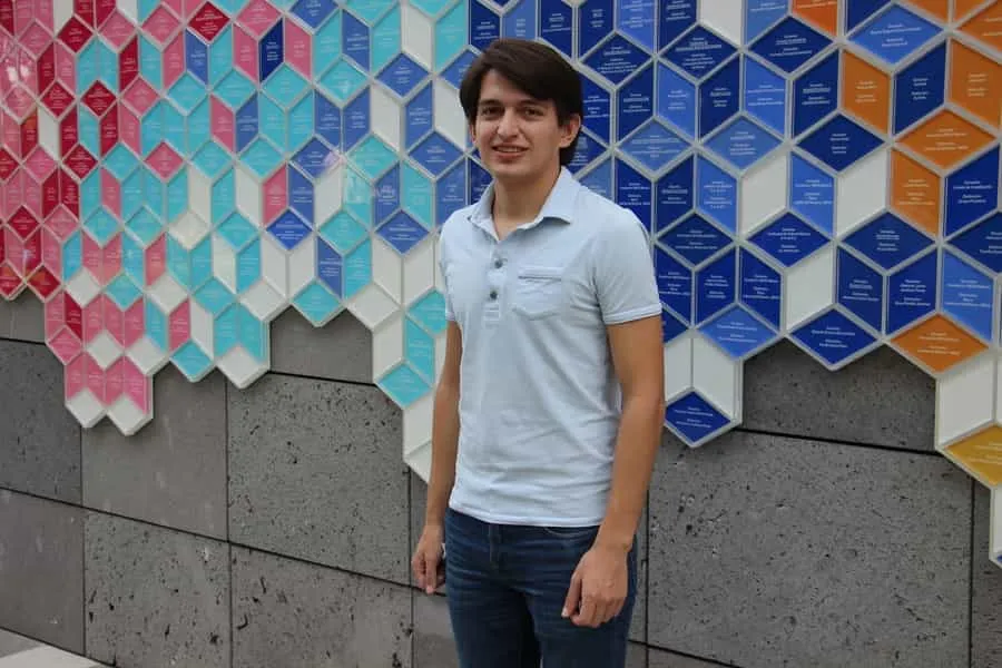 Nah&uacute;m Alejandro Acosta es un L&iacute;der del Ma&ntilde;ana de la tercera generaci&oacute;n.