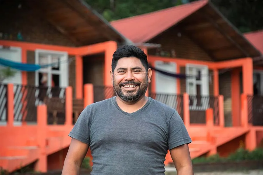 Neri morales y sus caba&ntilde;as