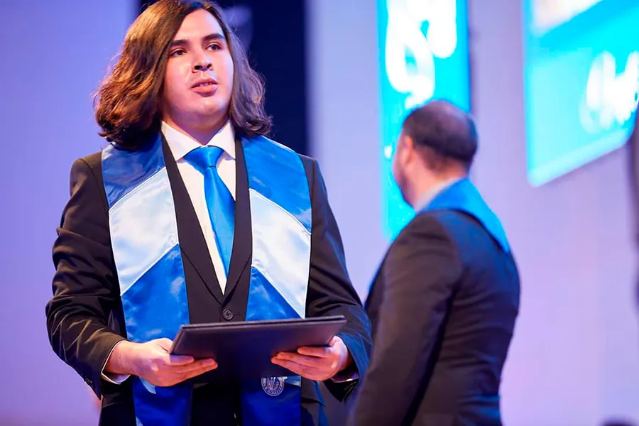 Joaqu&iacute;n recibi&oacute; apoyo del programa Tec Surfeando la Neurodiversidad
