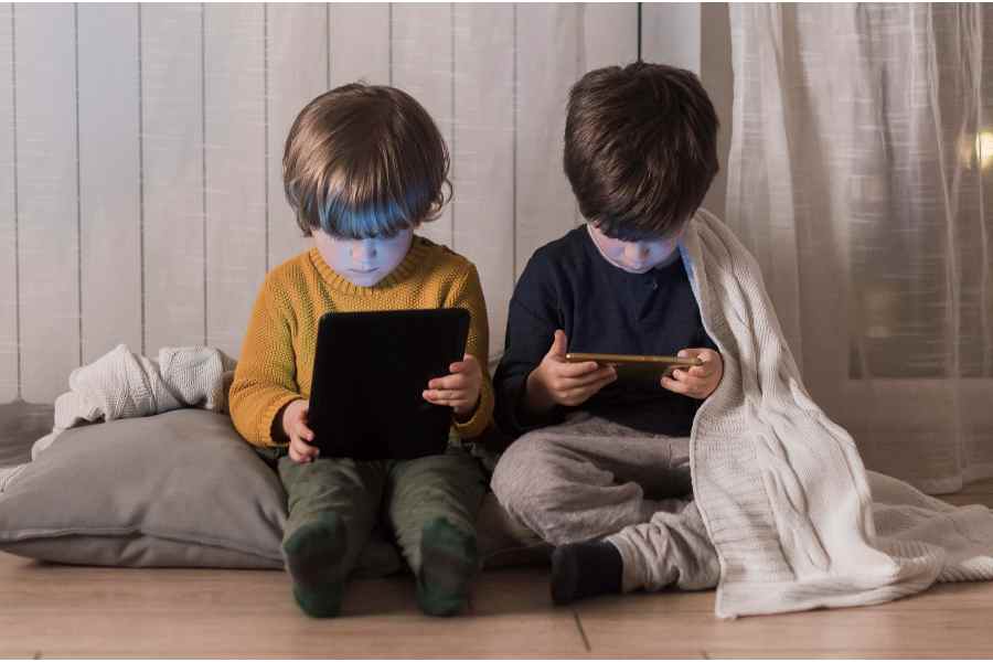 Ni&ntilde;os en el ciberespacio