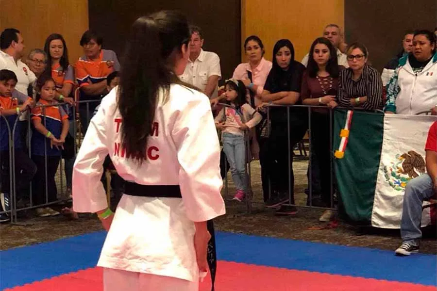 &iexcl;Se lleva el oro en el World Kickboxing Championships!