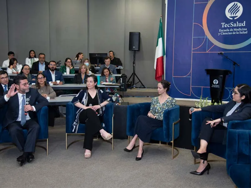 Para conmemorar el 45 aniversario de la Escuela de Medicina y Ciencias de la Salud del Tec, se realizaron paneles de discusi&oacute;n en donde participaron alumnos, profesores y directivos.