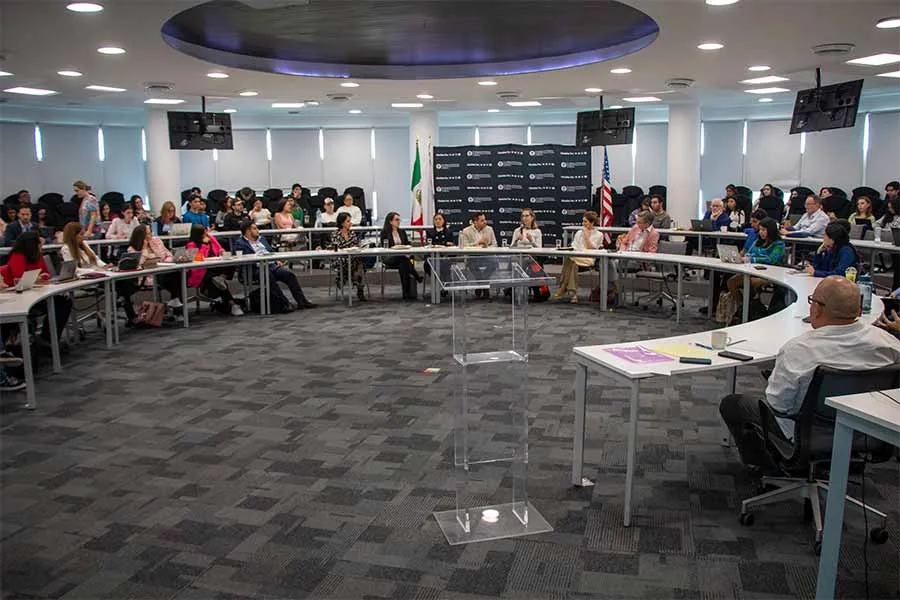 El panel fungi&oacute; como espacio para el intercambio de ideas sobre ciencia pol&iacute;tica