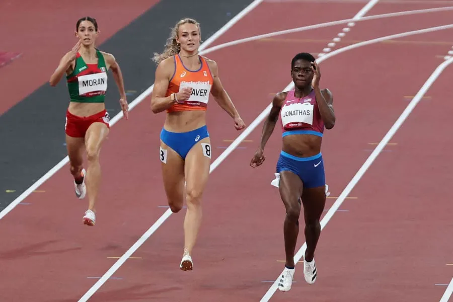 Paola Mor&aacute;n cerr&oacute; fuerte en la semifinal de 400 metros planos en Tokio 2020. 