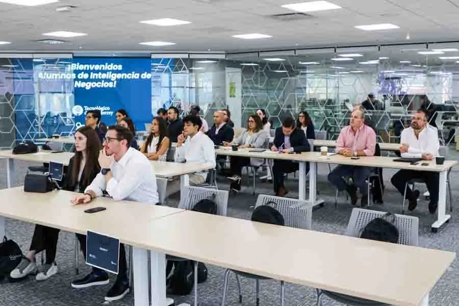 Estudiantes Tec buscan paridad de g&eacute;nero en la log&iacute;stica a trav&eacute;s de anal&iacute;tica de datos