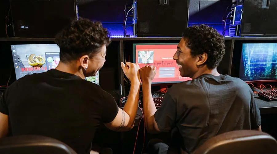 La relaci&oacute;n con amigos no debe girar en torno a los videojuegos