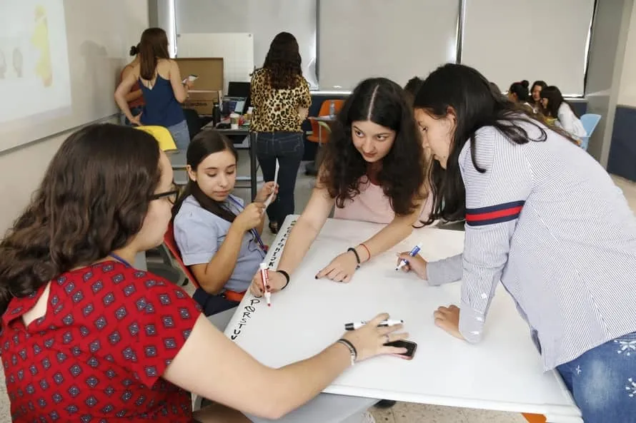 Patrones Hermosos una iniciativa del MIT y Tec para apoyar a las mujeres en la ingenier&iacute;a