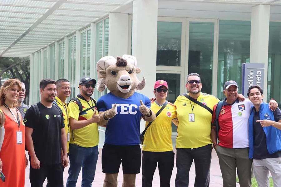 Periodistas de Sudam&eacute;rica y el Caribe en el campus Monterrey. 