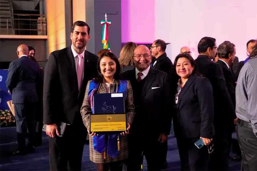 Egresada Tec gana Premio Nacional Ceneval de Comunicaci&oacute;n 2023 