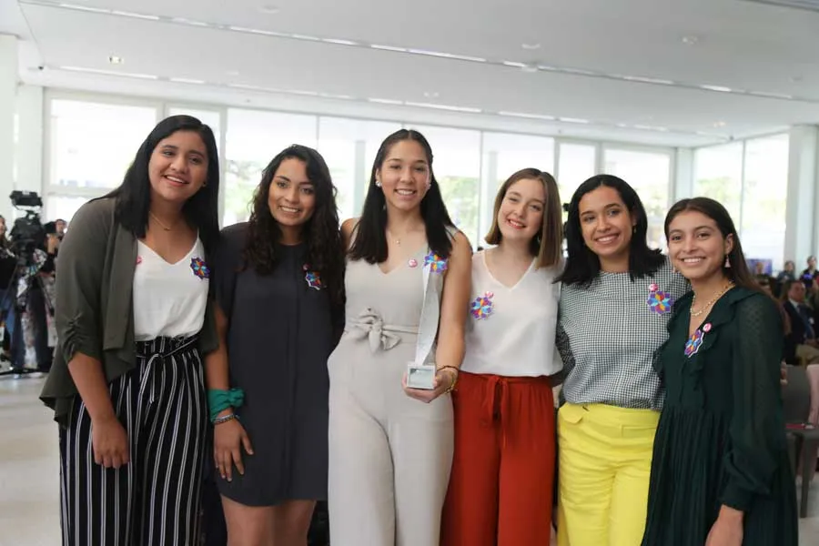 Conoce los requisitos de postulaci&oacute;n para el Premio Mujer Tec 2020