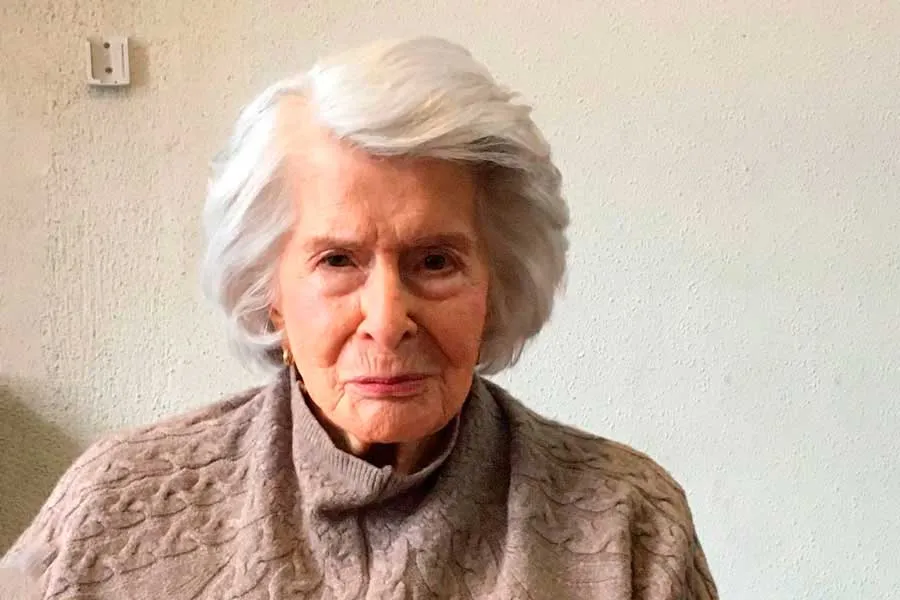 La EXATEC Esther Gar&iacute;n fue reconocida durante el Premio Mujer Tec como Pionera