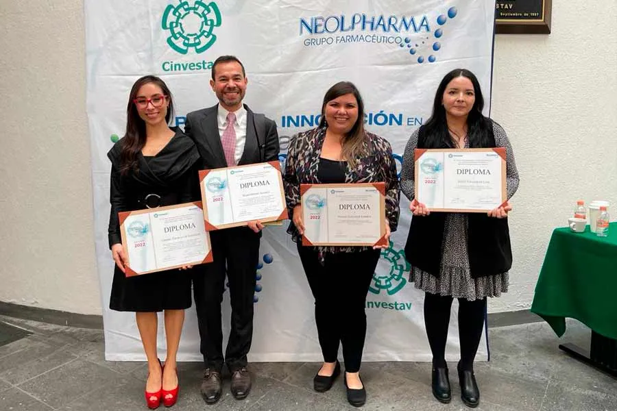 El Premio Nacional de Bionano fue entregado al grupo de investigaci&oacute;n liderado por el Dr. Mario &Aacute;lvarez y la Dra. Grissel Trujillo.