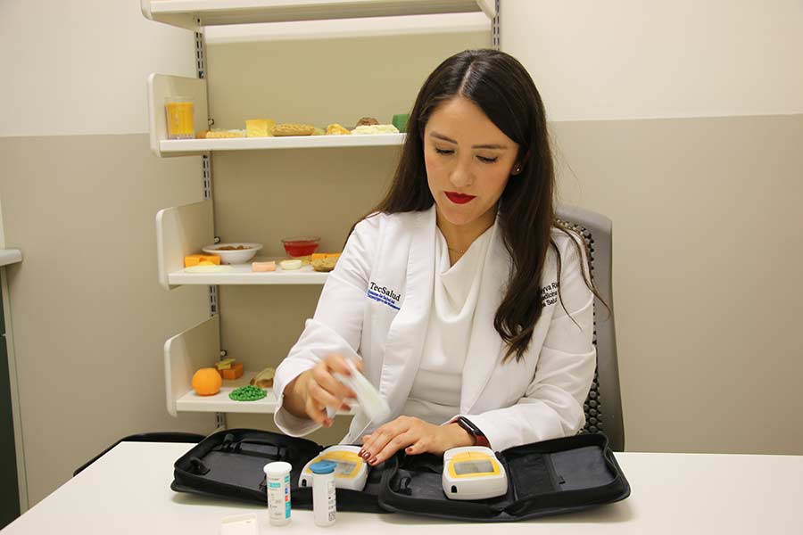 Premio U21 a profesora de nutrición del Tec Guadalajara.