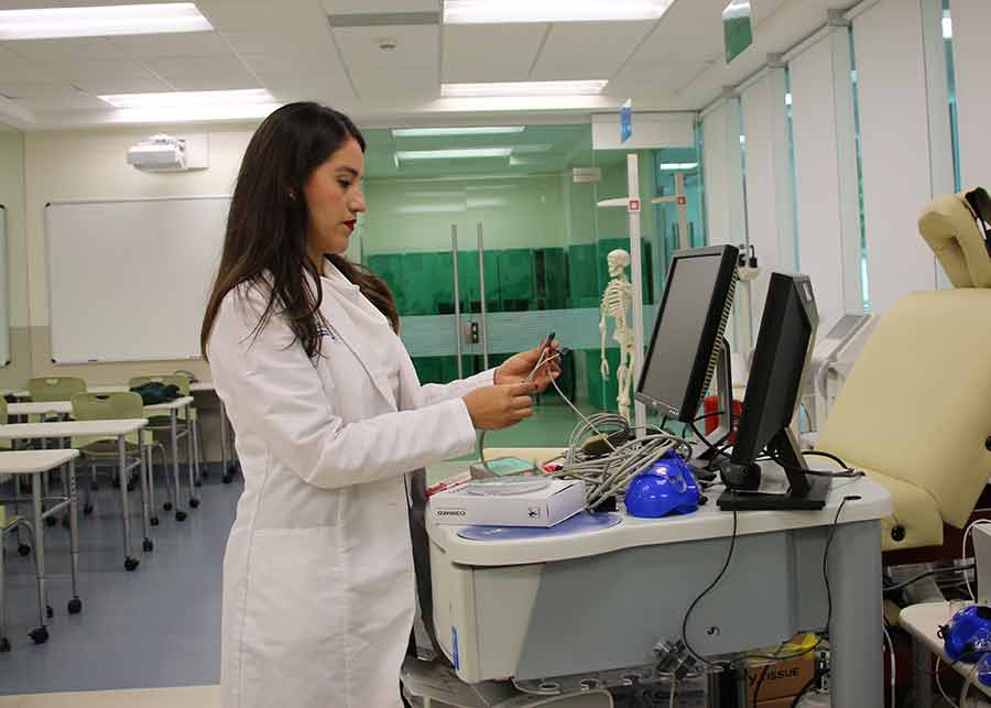 Premio U21 a profesora de nutrición del Tec Guadalajara.