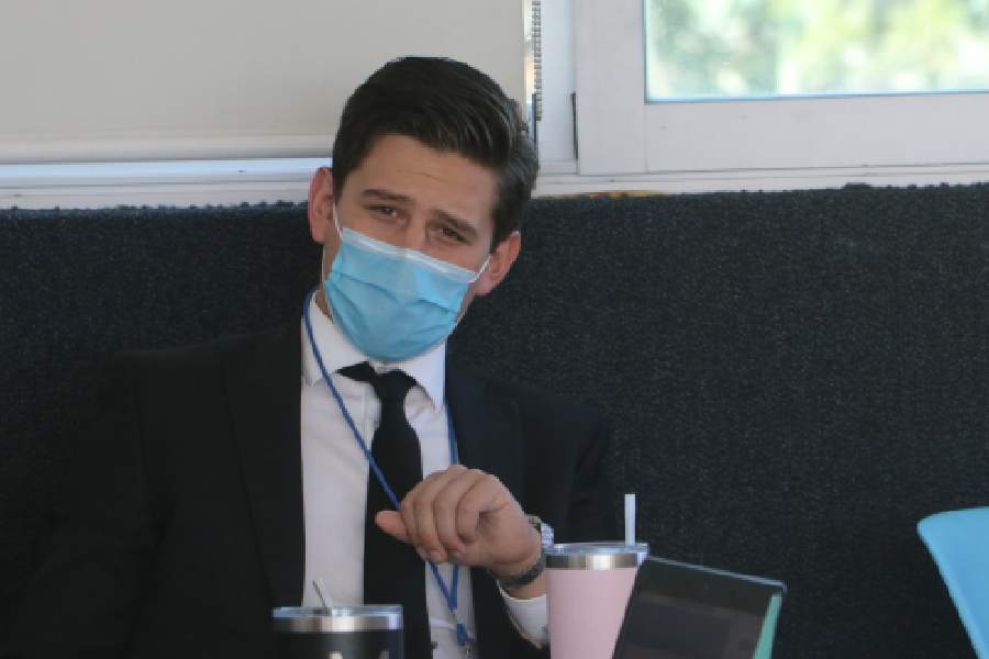 Arroyo, un alumno con dos trabajos que tambi&eacute;n estudia en la Prepa