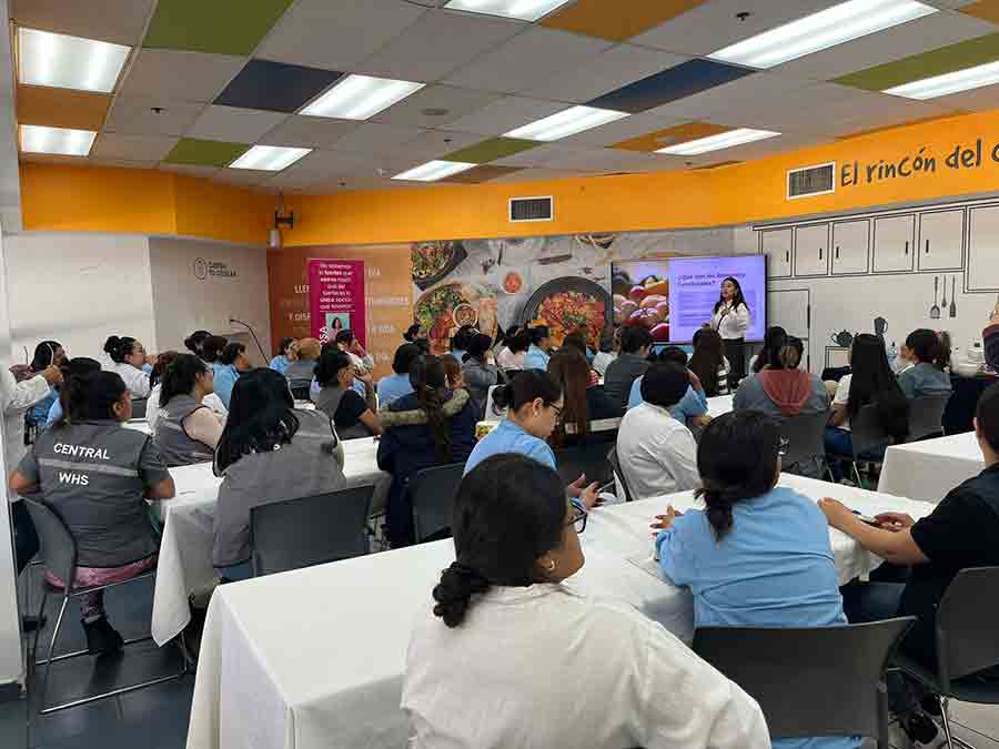 Prevención de la salud en Jalisco en empresa Flex por parte de estudiantes del Tec Guadalajara. 