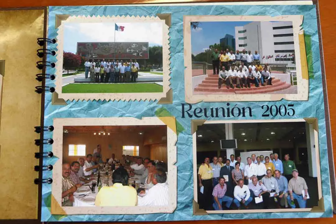 &Aacute;lbum mostrando fotos de la primera reuni&oacute;n EXATEC en 2005
