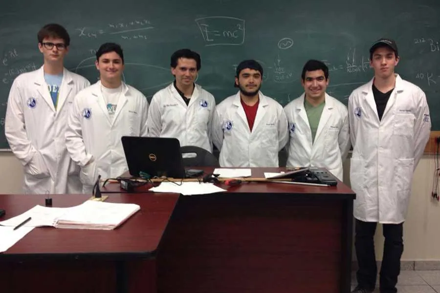 El profesor Eder Hern&aacute;ndez es director del Departamento de Ciencias de la PrepaTec Santa Catarina.