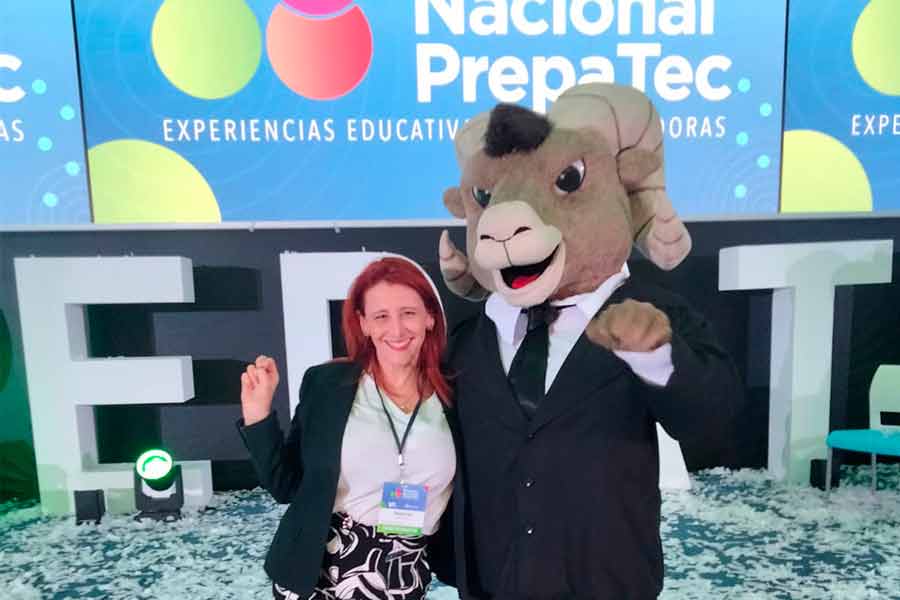 La docente Nacher siempre refrenda su compromiso con la educaci&oacute;n.