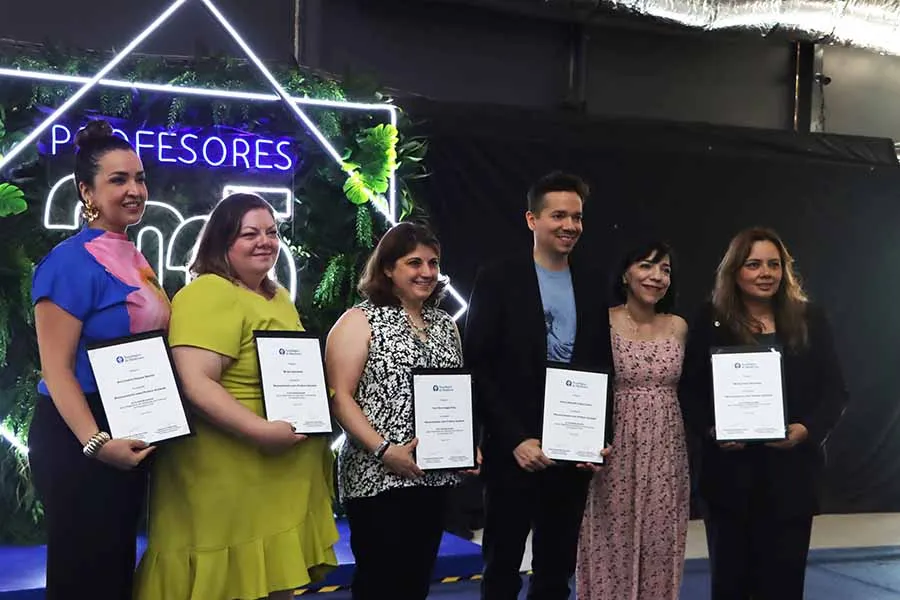 Profesores de PrepaTec Monterrey reconocidos en la ceremonia del D&iacute;a del Maestro.  