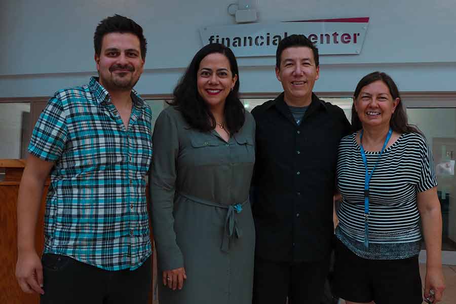 Profesores participantes en el proyecto Mujeres de mi Región, colaborando para visibilizar el trabajo de las mujeres en México.