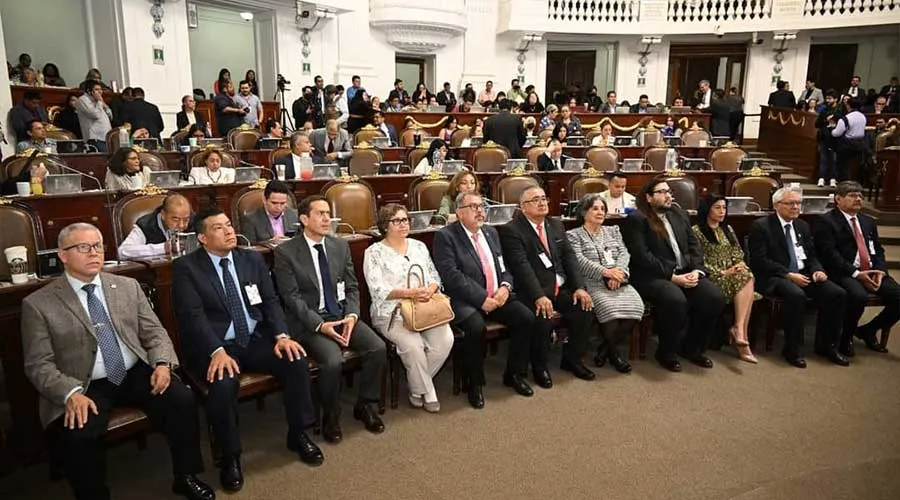 Profesores reciben Medalla al M&eacute;rito Docente