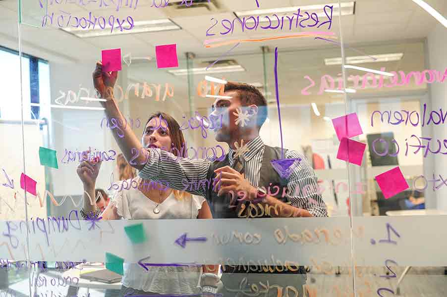 Programa de aceleraci&oacute;n para startups Jeei, para emprendedores de Jalisco. 