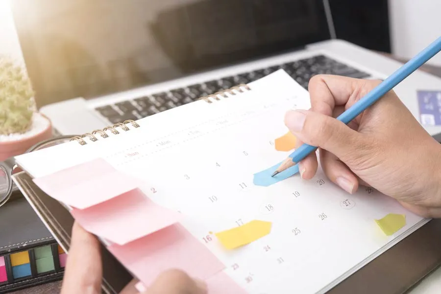 Asigna actividades para cada d&iacute;a de la semana.