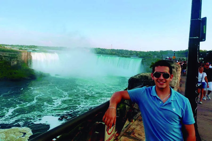 Carlos en las Cataratas del Ni&aacute;gara. 