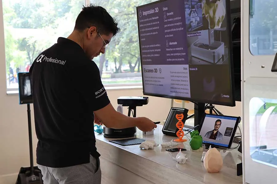 Los asitentes al evento pudieron conocer los proyectos en innovaci&oacute;n que se desarrollan en el Tec de Monterrey.