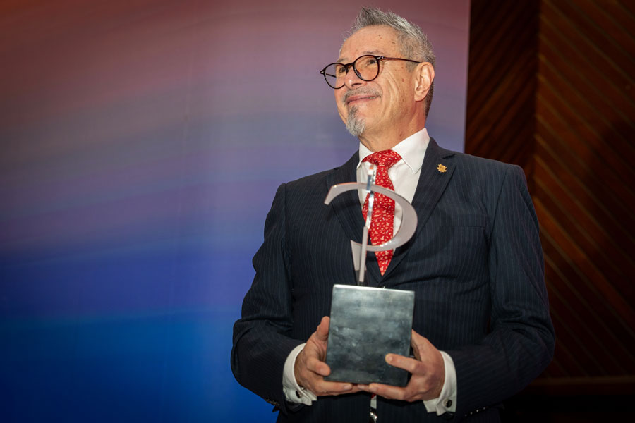 Ra&uacute;l Monroy