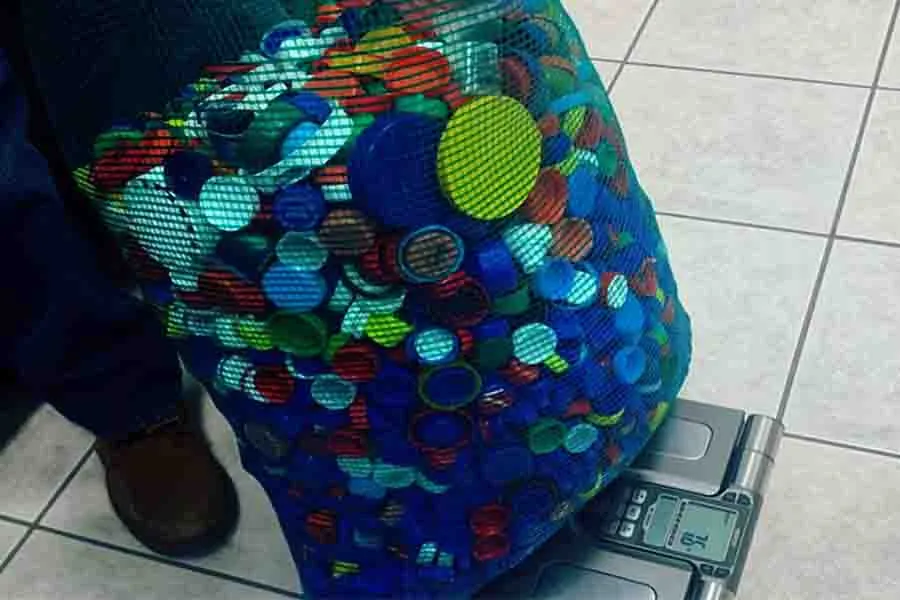 Recolecci&oacute;n de tapas en instalaciones del campus Chihuahua