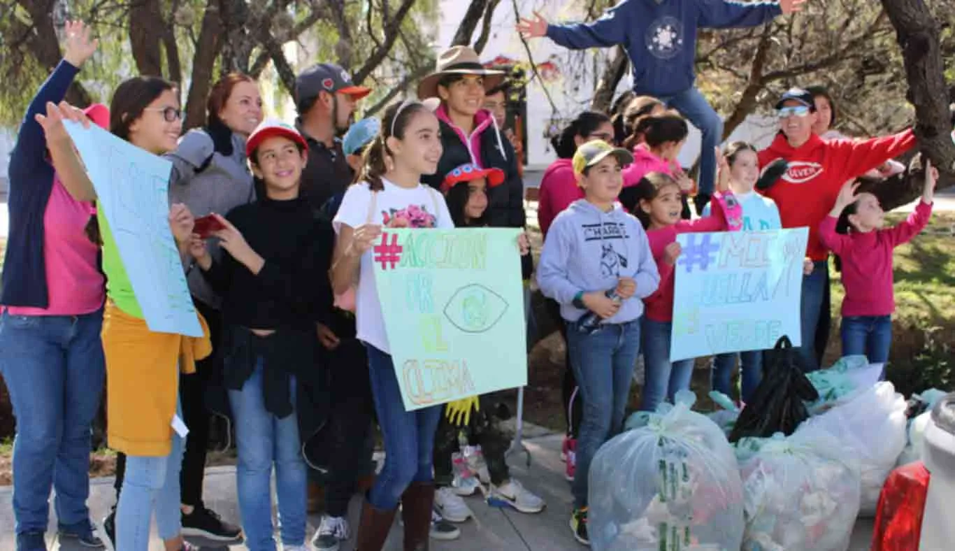 Plogging -recolecci&oacute;n de basura- con una comunidad de ni&ntilde;@s