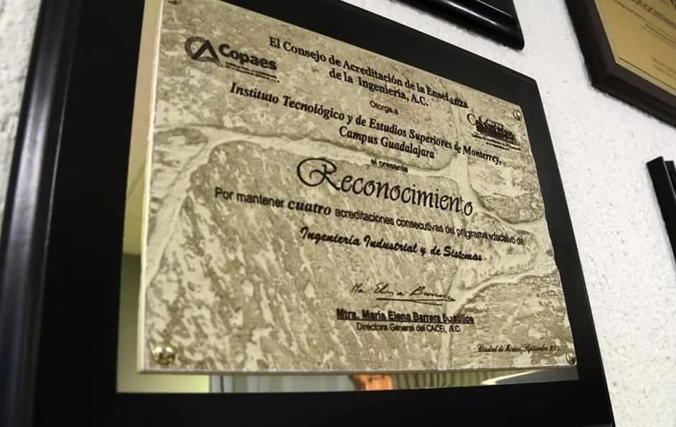 Reconocen Ingenier&iacute;a Industrial del Tec Guadalajara con acreditaci&oacute;n CACEI