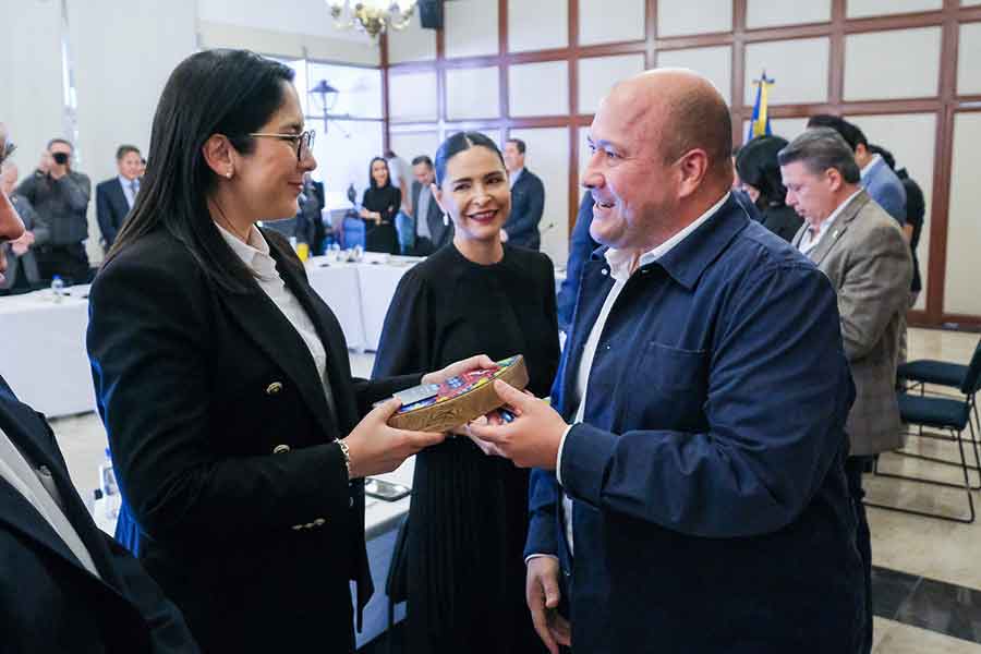 Jalisco reconoce a participantes de mesa de salud y de reactivaci&oacute;n econ&oacute;mica. 
