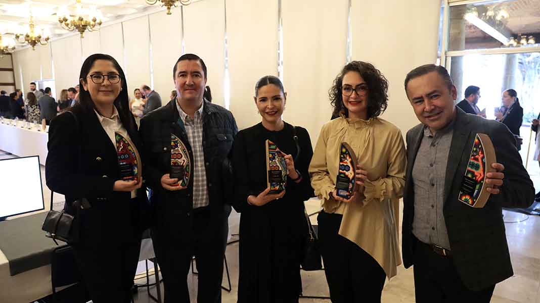 Jalisco reconoce a participantes de mesa de salud y de reactivaci&oacute;n econ&oacute;mica. 
