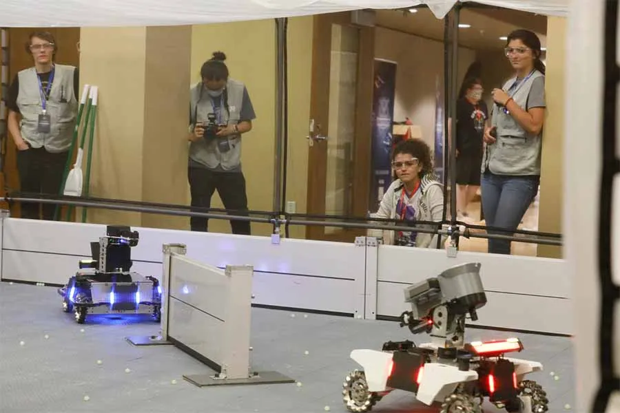 Alumnos de Tec Santa Fe se llevan 1er lugar en competencia de rob&oacute;tica