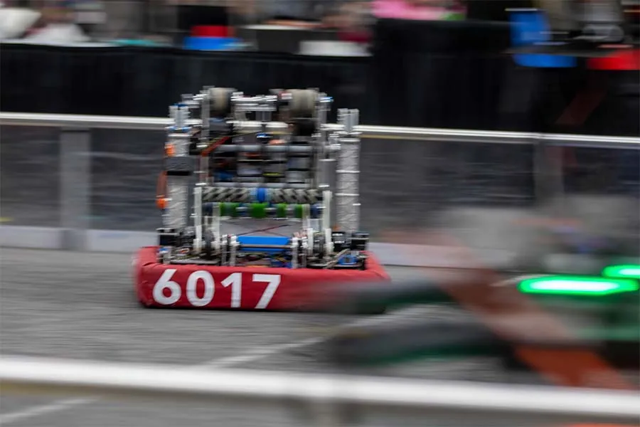 robot en la competencia de rob&oacute;tica