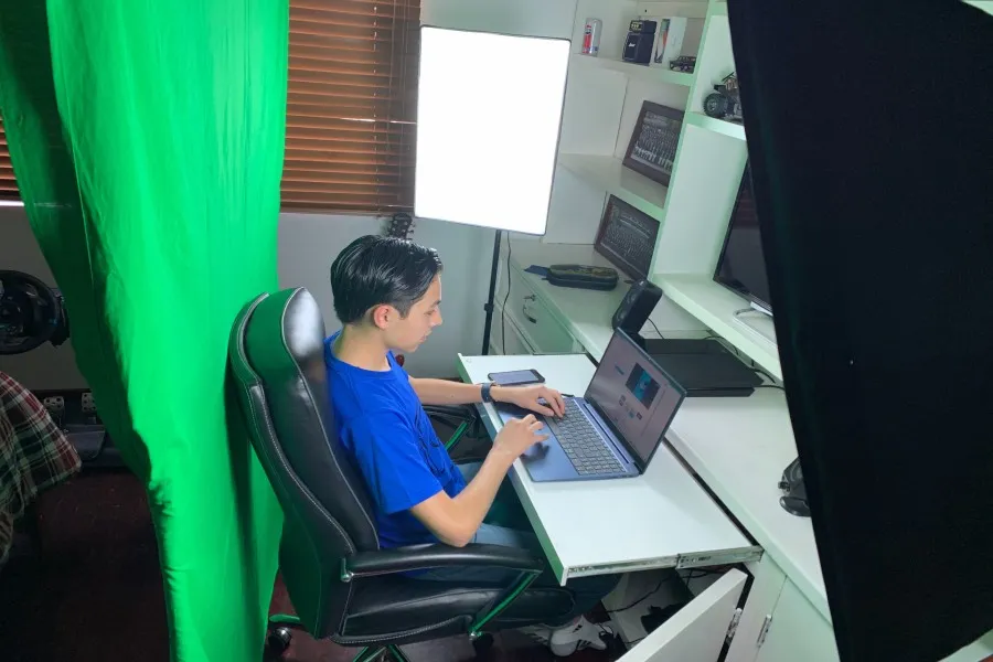 Rodi haciendo gui&oacute;n de bim bam bum