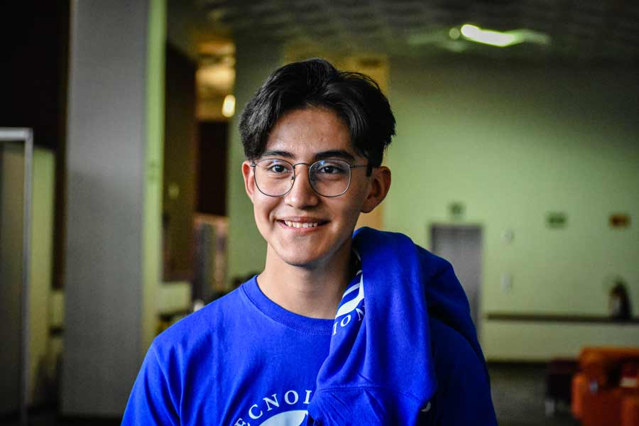 Rodrigo es un apasionado de la programación y busca especializarse en el ramo de la ciberseguridad.