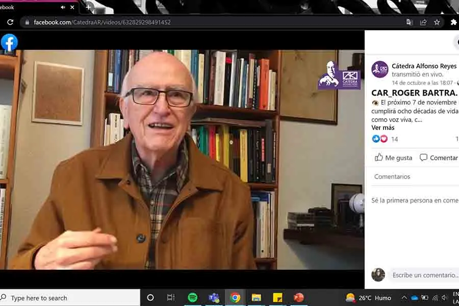 Roger Bartra estuvo presente en la FIL a trav&eacute;s de una conferencia virtual que se transmiti&oacute; en una de las salas.