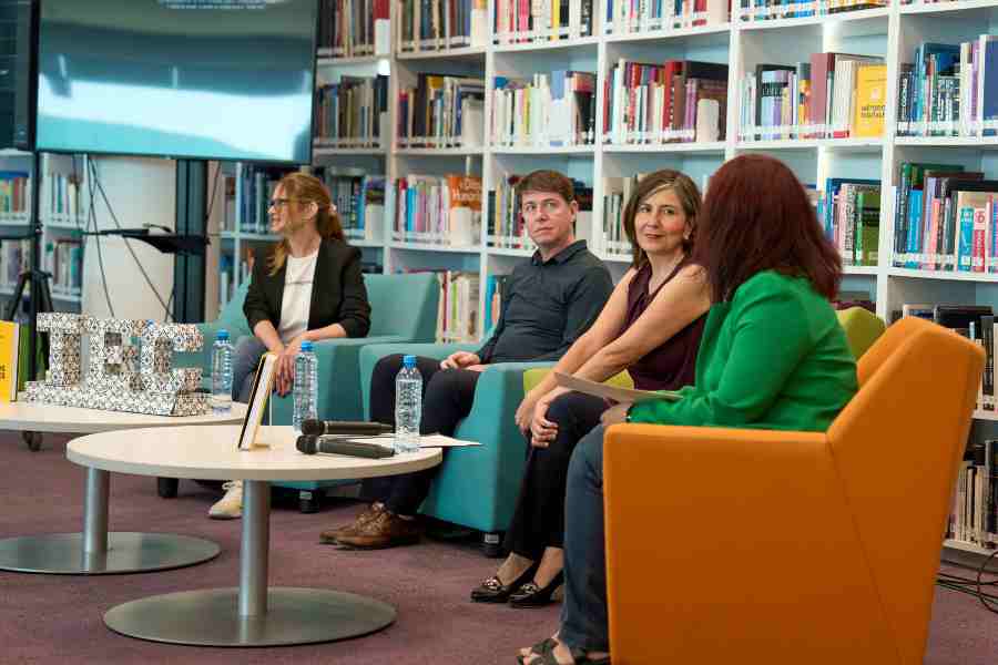 El catedr&aacute;tico present&oacute; su libro en Biblioteca Sur de campus Puebla